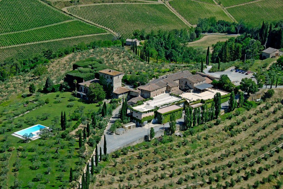castell in villa gallery image 1