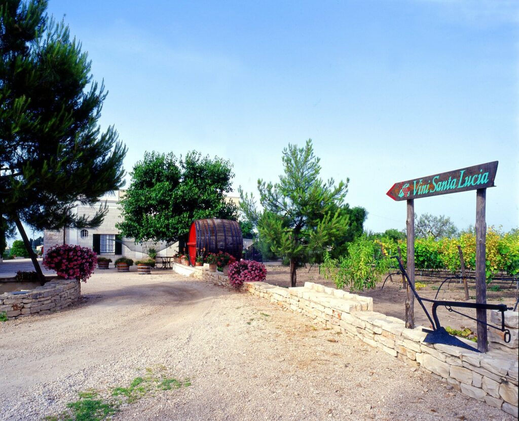 santa lucia gallery image 1